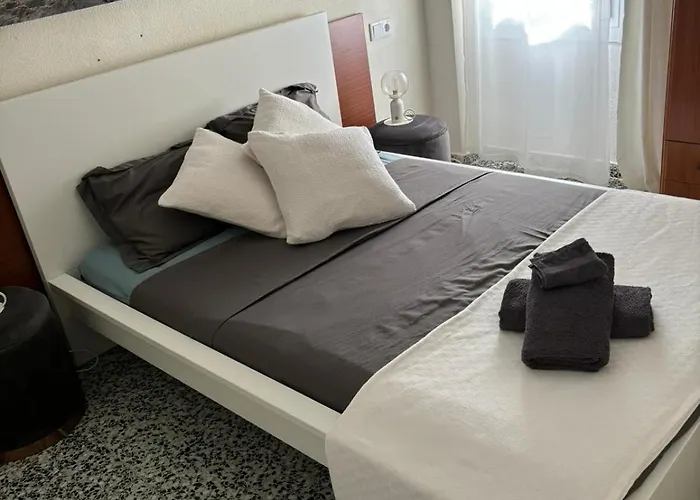 Przy Morzu W Z 3 Sypialniami W Pobliżu Barów I Restauracji