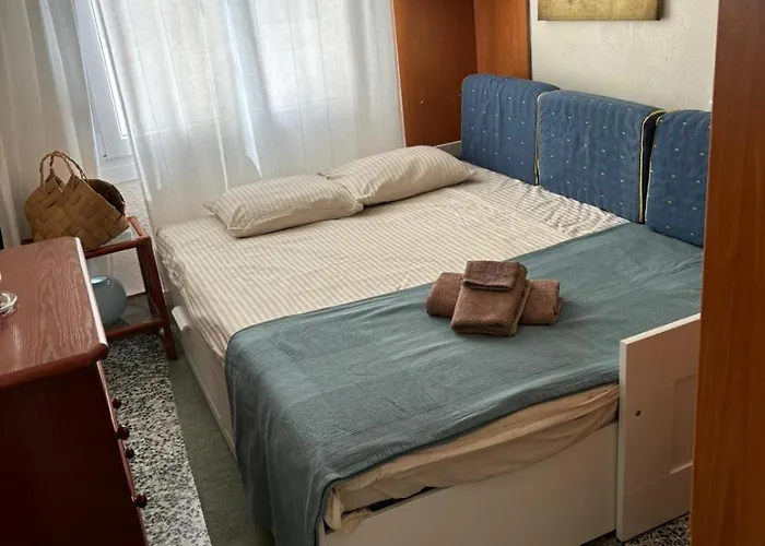 Przy Morzu W Z 3 Sypialniami W Pobliżu Barów I Restauracji