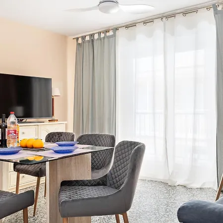 Appartamento Przy Morzu W Z 3 Sypialniami W Poblizu Barow I Restauracji