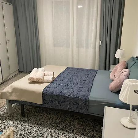 Appartamento Przy Morzu W Z 3 Sypialniami W Poblizu Barow I Restauracji *